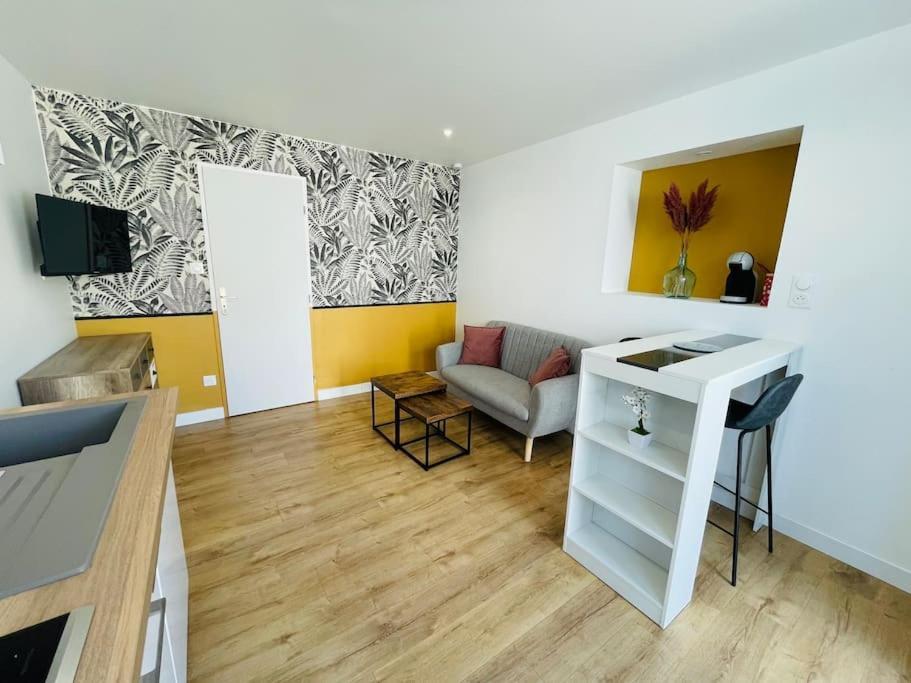Le Belloc- Suberbe Appartement T1 Bis - Au Calme - Terrasse - Vue Jardin Αζάν Εξωτερικό φωτογραφία
